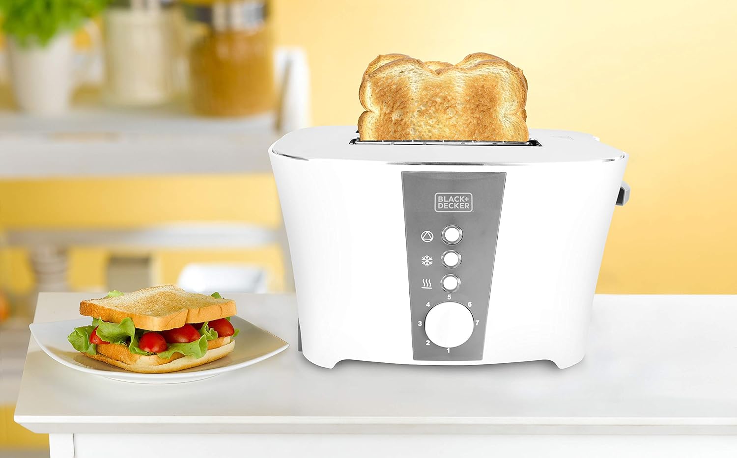 Black+Decker ET122 800-Watt 2-Slice Pop-Up Toaster | Cool Touch Body | Browning Control with 7 levels | Easy Cleaning | 2-Year Warranty-(White)